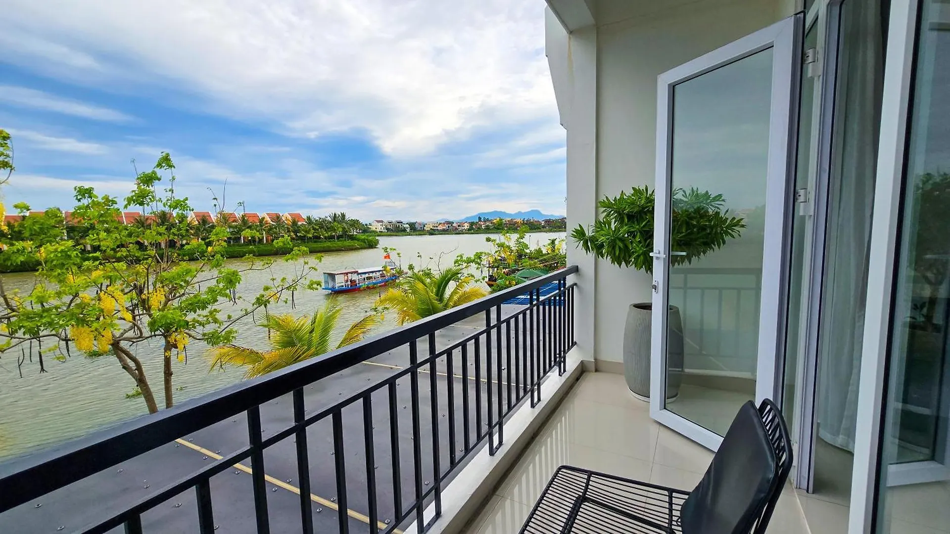 Riverside White House Hotel Hội An Vietnam