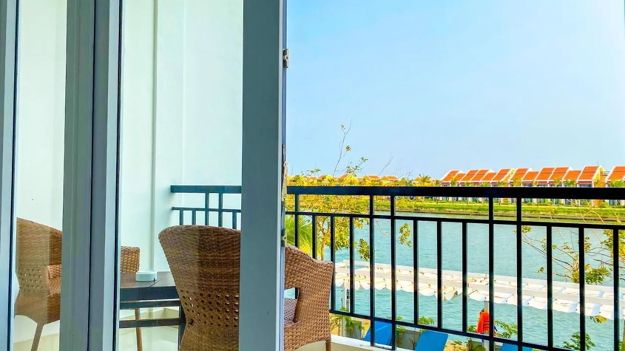 Riverside White House Boutique Hotel Hoi An