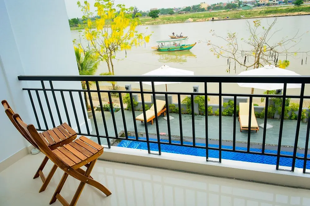 Riverside White House Boutique Hotel Hoi An 3*,